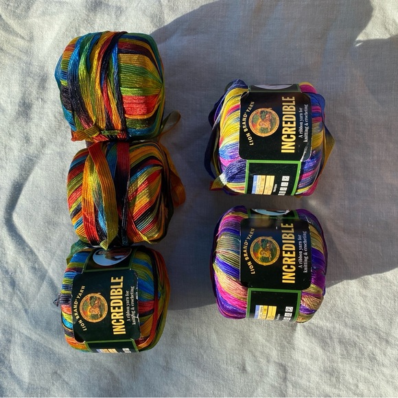 Lot of 5 Lion Brand Incredible ribbon yarn 50g balls - Picture 2 of 11